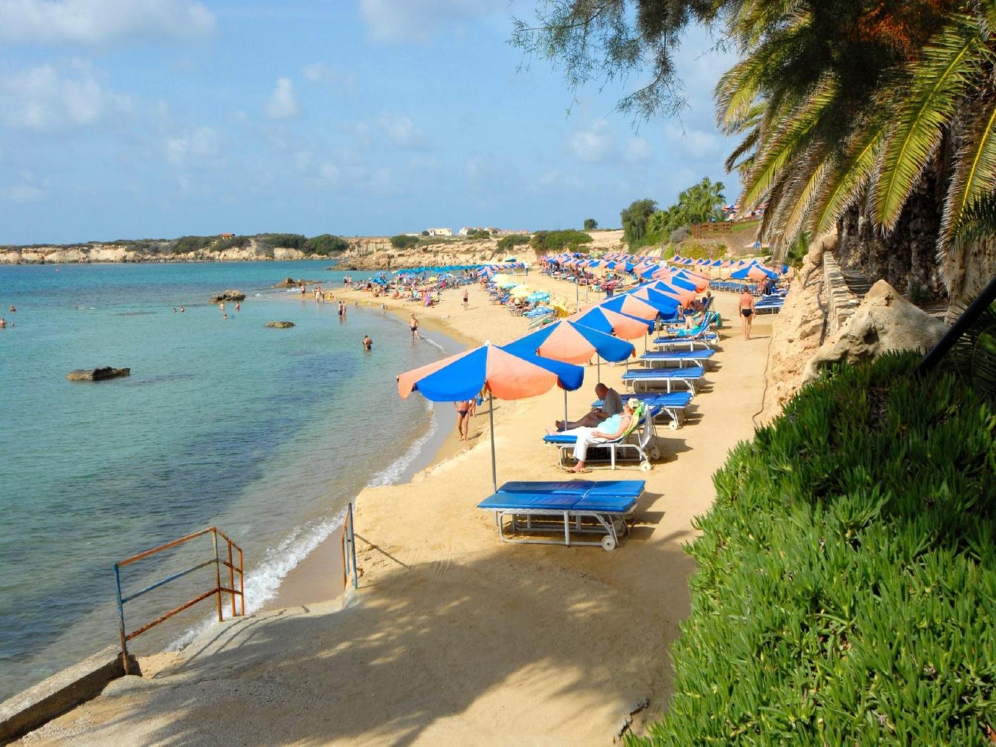 Villa Coralia Gardens 1Km From Coral Bay Beach Esterno foto